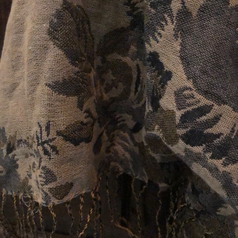 Scarf - Picture 4 of 4